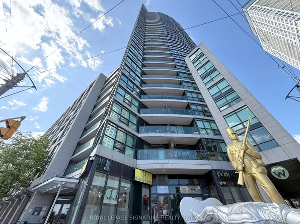 600 Fleet St, Toronto, ON
