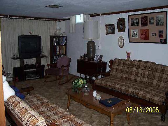 3rd image of 706 Fredrick Dr