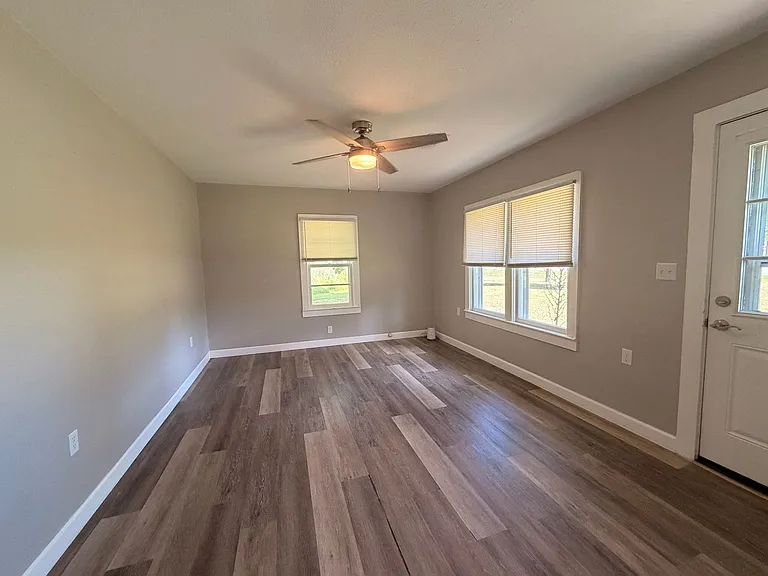 13382 W State Highway 155 — Photo 6