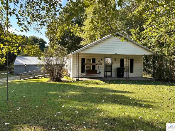 437 N Water St, Clinton, MO 64735