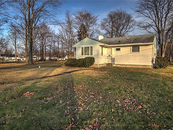 3rd image of 18 Lerczak Dr