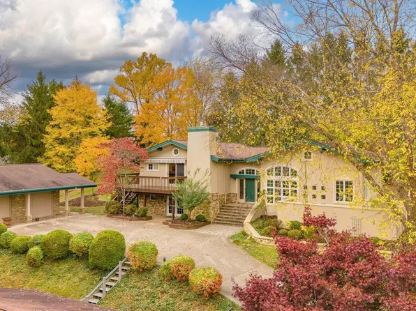 105 Morgan Hill Rd, Morgantown, WV 26508