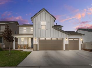 270 E Caldera St, Meridian, ID 83642