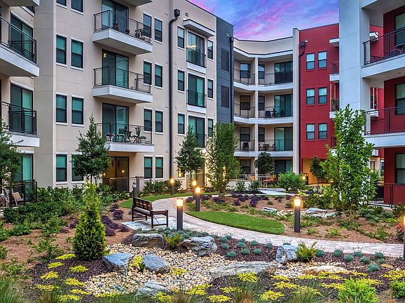 Our community offers expansive indoor and outdoor living and amenity spaces.