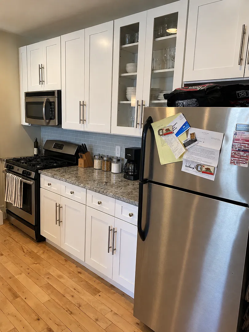 2020 Locust Street — Photo 4