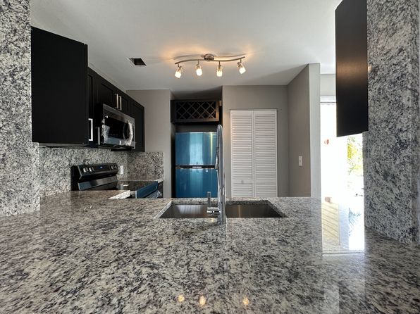 3405 NW 44th St APT 201