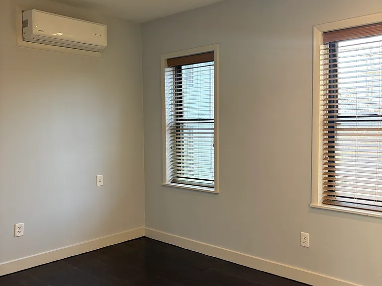 80 Ray St — Photo 18