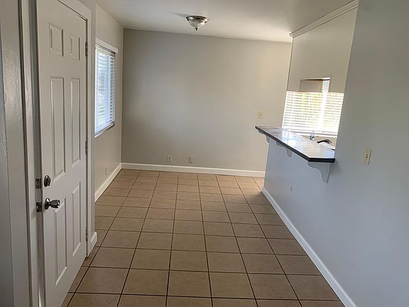 5th image of 140 E A St #4