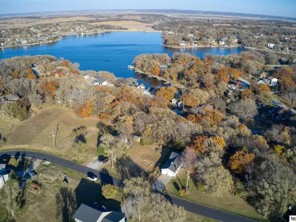 1916 Beaver Lake Blvd, Plattsmouth, NE 68048