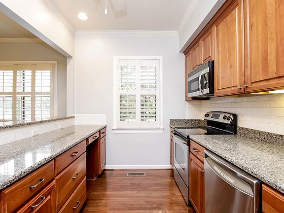 5th image of 226 Westchase Dr