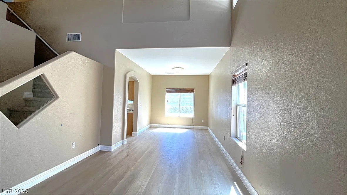 3 bed, 2.5 bath, 1879 sqft, $1,950 — Photo 3