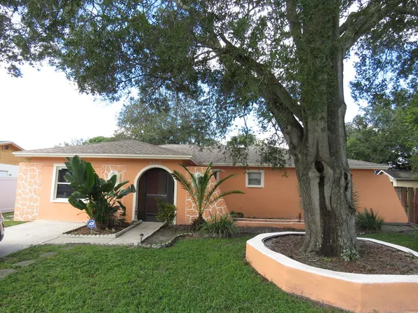 8606 Woodridge Rd, Tampa, FL 33619