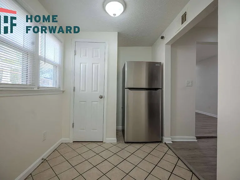 120 Burley Ave — Photo 6