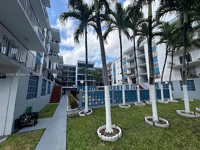 1st image of 1635 W 44th Pl APT 307