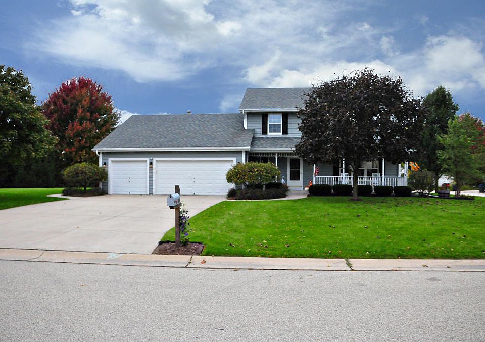 2nd image of 3800 Glencoe Dr