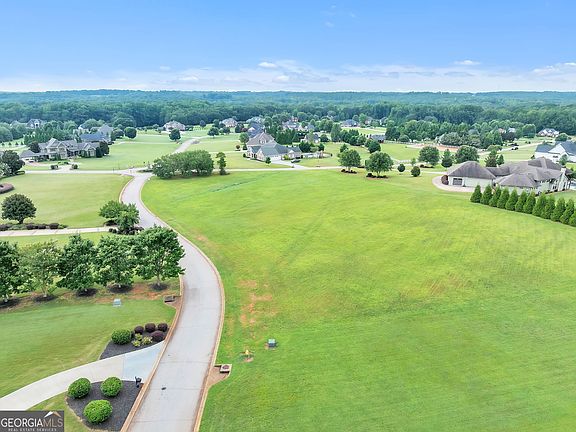 3rd image of 51 Chestnut Springs Way