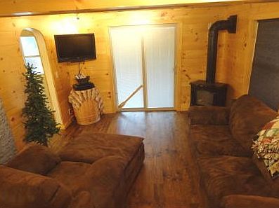 5th image of N8800 2nd St