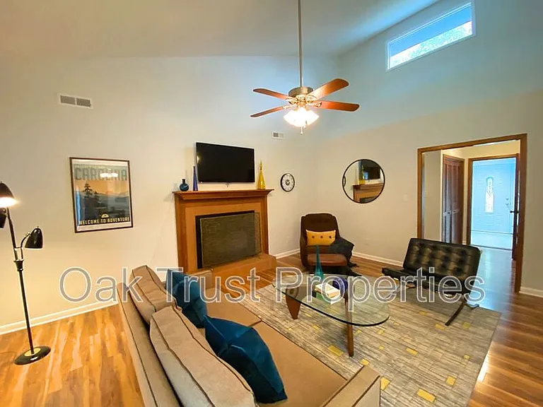 303 Christiee Ct — Photo 3