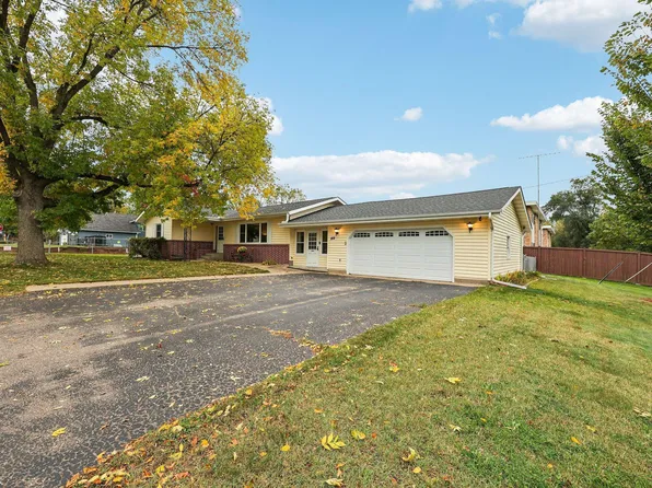 808 Michaelson St N, Hudson, WI 54016
