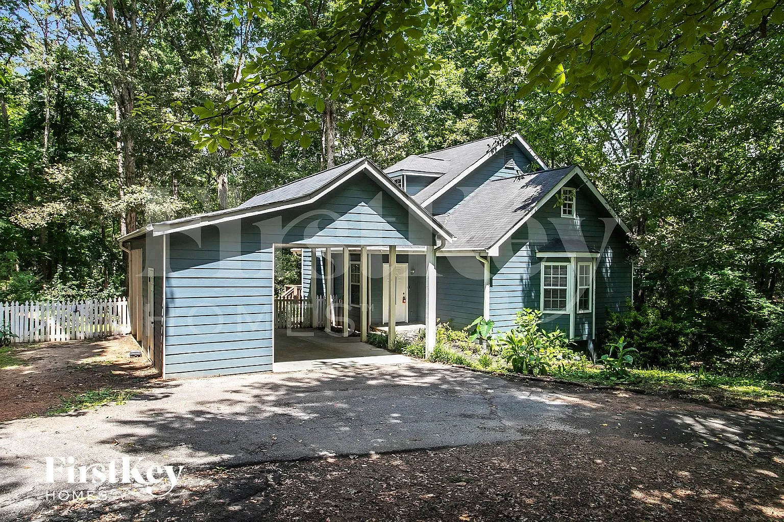 3 bed, 2.5 bath, 1932 sqft, $2,565 — Photo 1