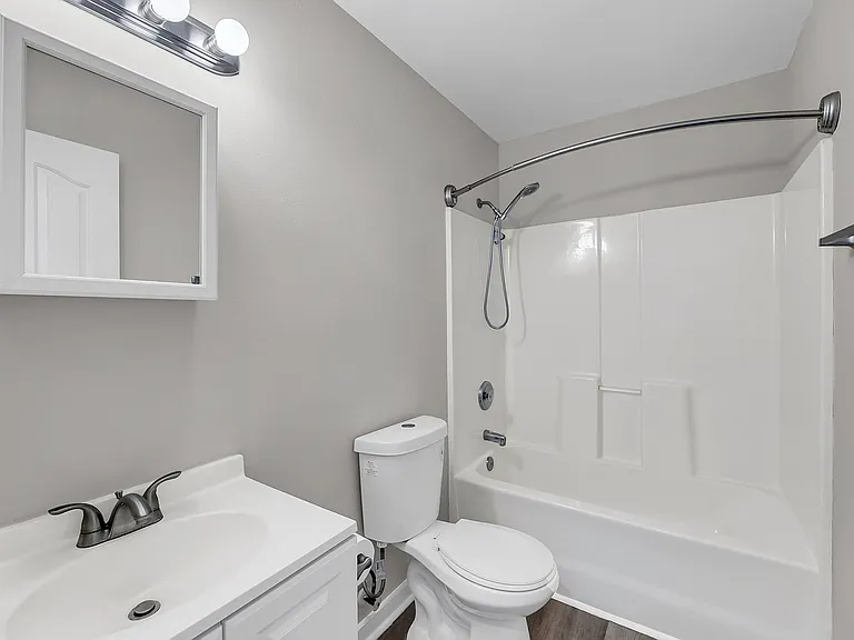 2220 Van Buren Ave — Photo 16