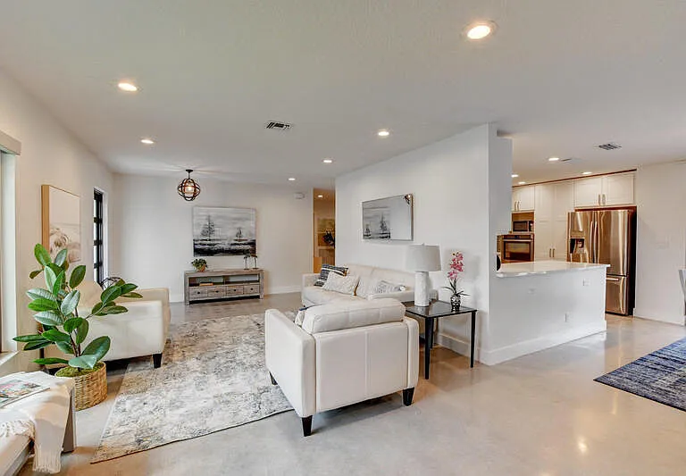 1440 NW 12th Way — Photo 3