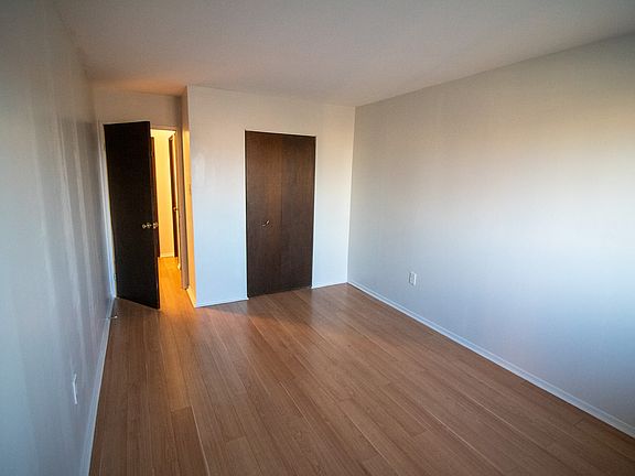 5th image of 1100 Jalna Blvd #0