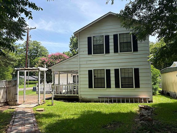 5th image of 211 E Bonham St