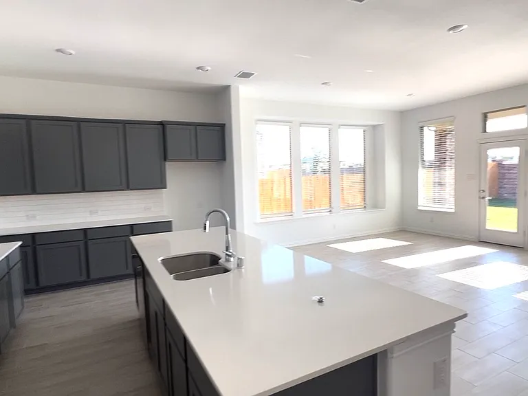 9837 Larkfield Dr — Photo 2