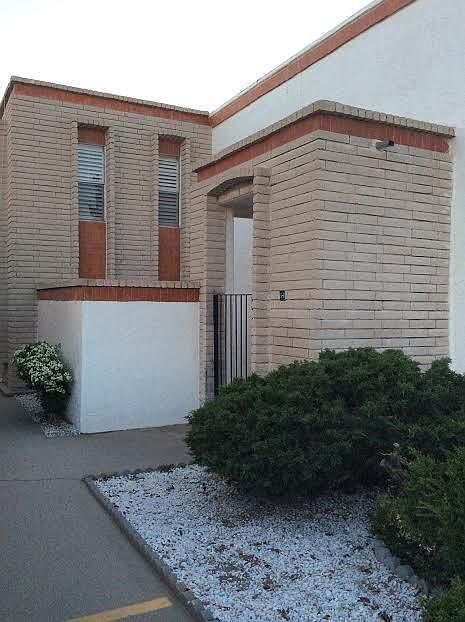 1st image of 6201 Escondido Dr APT 5B
