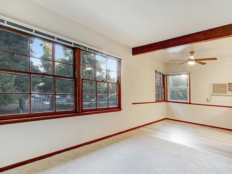 12224-34 Chandler Blvd — Photo 20