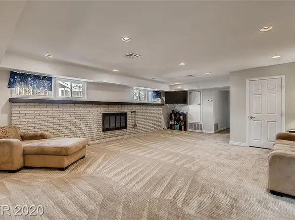 605 E Fairway Rd, Henderson, NV 89015