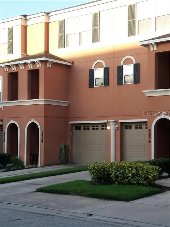2 bed, 2.5 bath, 1064 sqft, $1,900 — Photo 1
