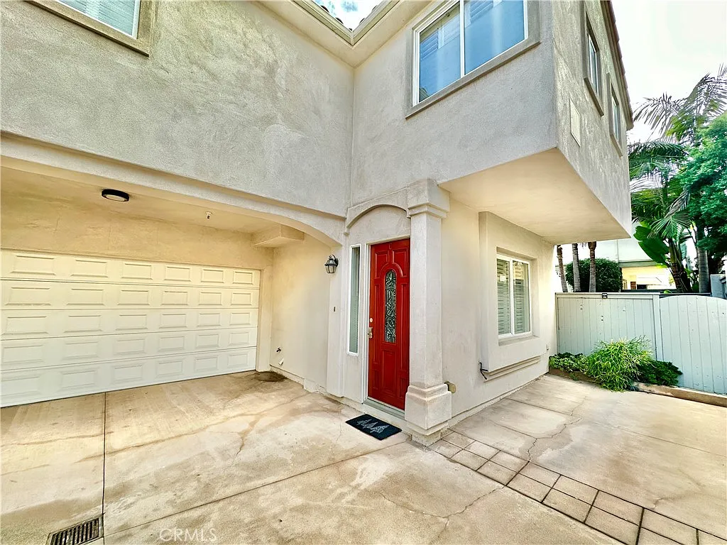 3 bed, 1758 sqft, $5,500 — Photo 2