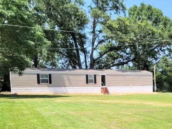 104 Chad Dr, Elmore, AL 36025