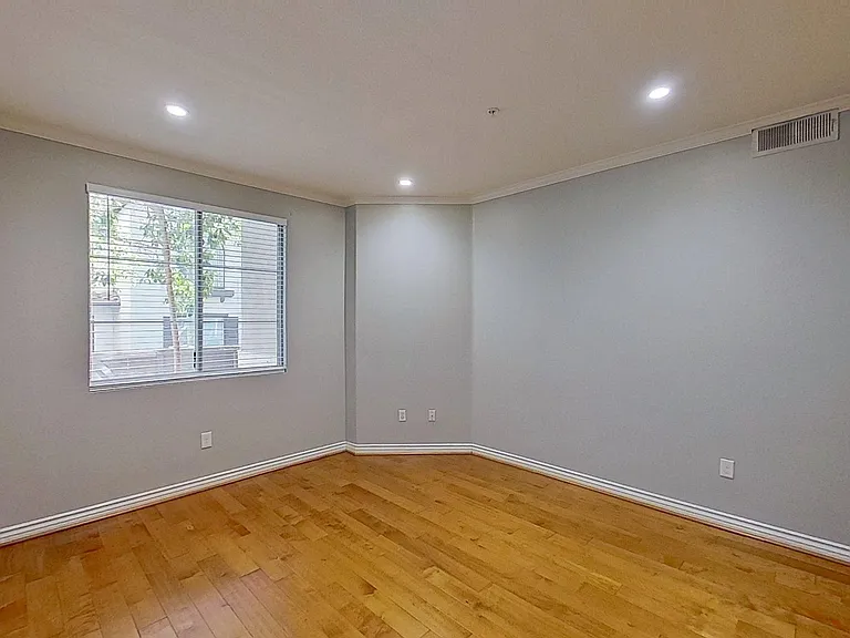 2960 Champion Way #304 — Photo 12