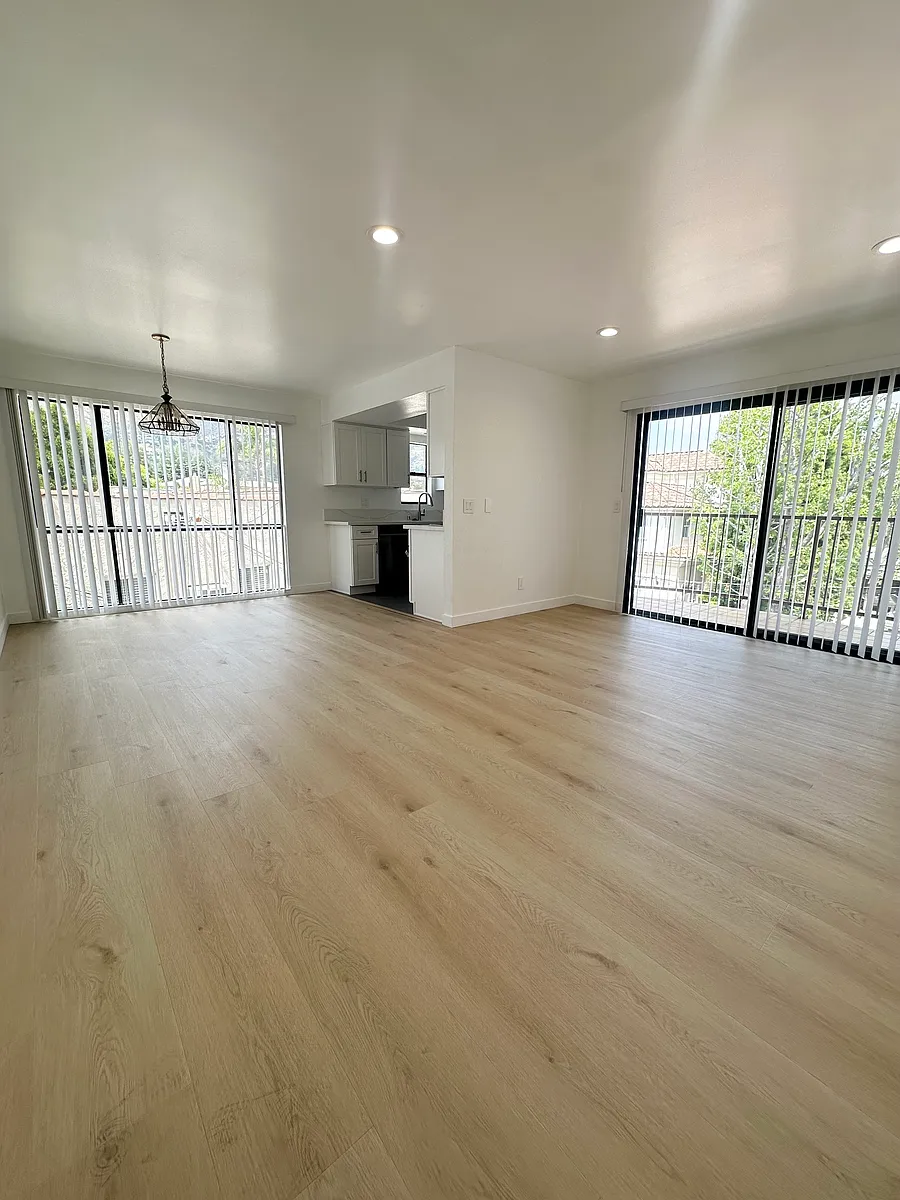 Building Photo - 1150 N Columbus Ave #4