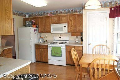 Kitchen Enters Two Ways