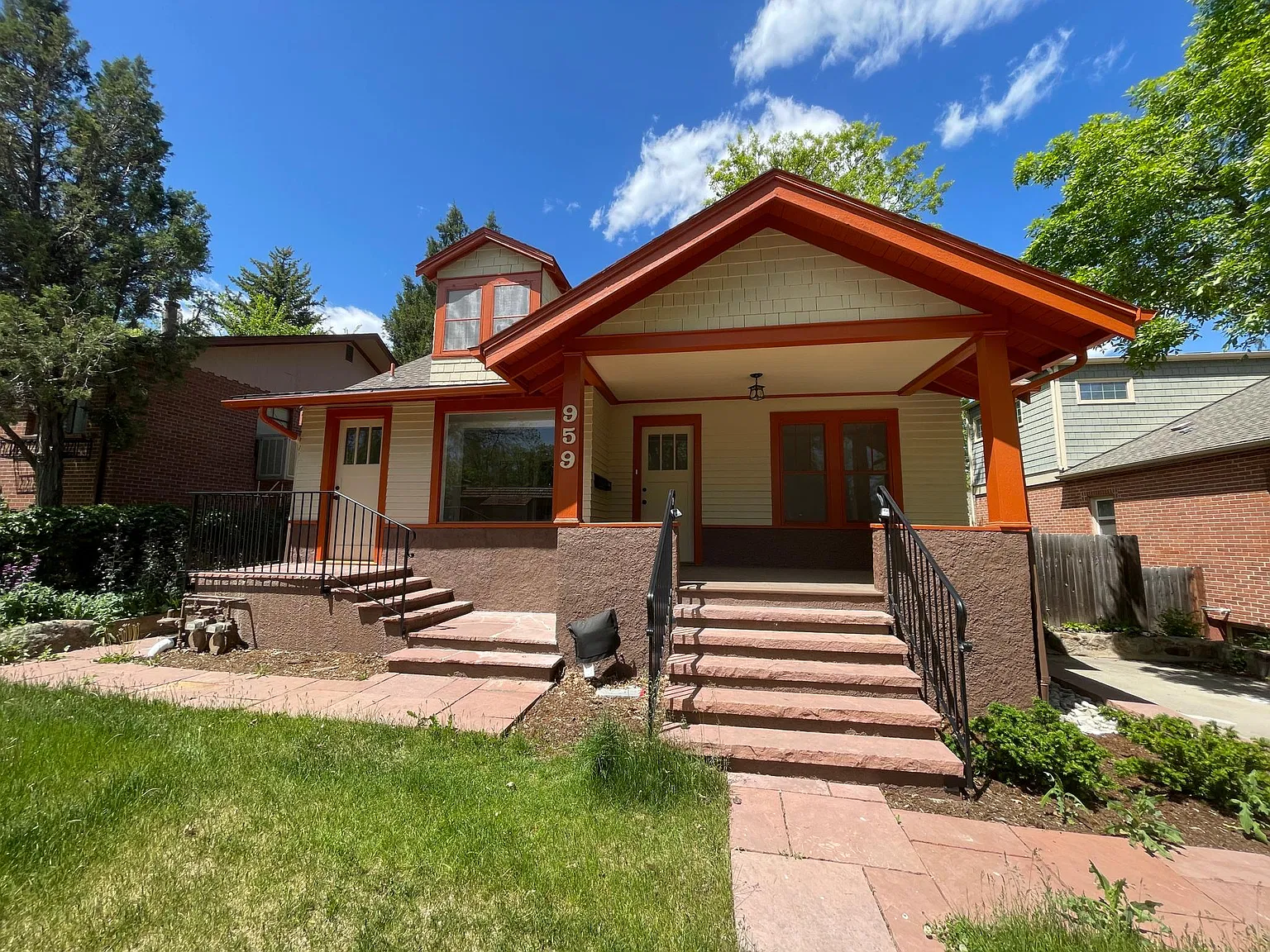 3 bed, 1200 sqft, $5,300 — Photo 1