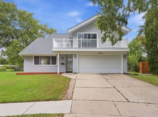 1650 Beverly Ct, Hanover Park, IL 60133