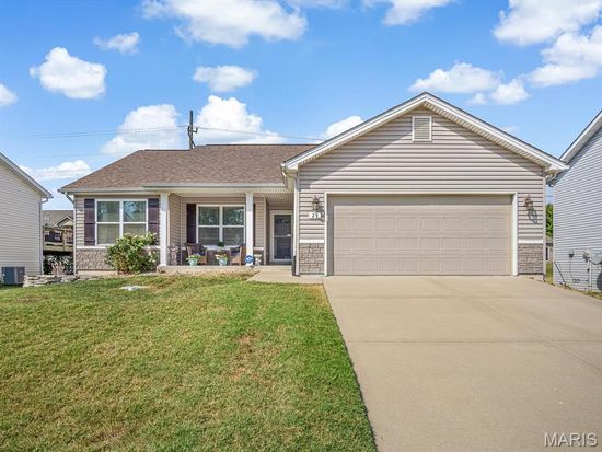 21 Faith Dr, Fairview Heights, IL 62208