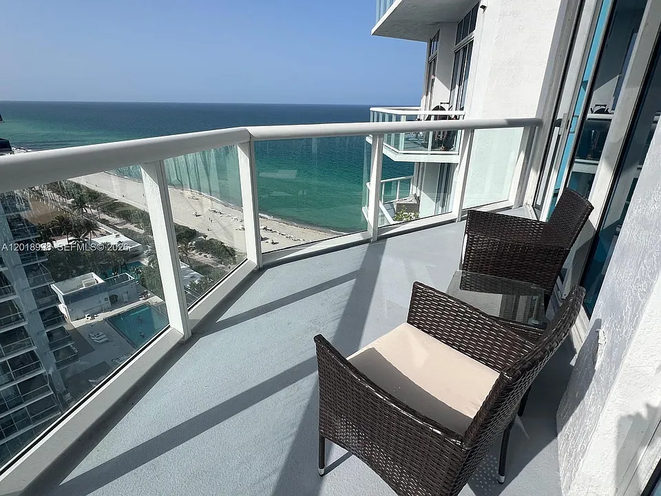 6515 Collins Ave #1801