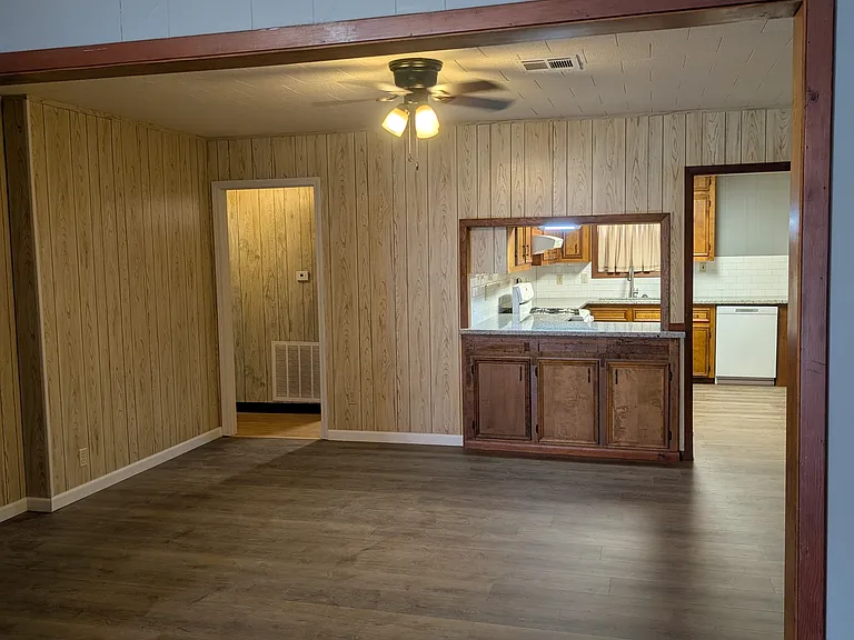 3705 Auburn St — Photo 4