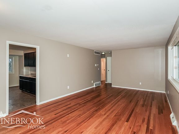 3rd image of 196 Joliet Ave