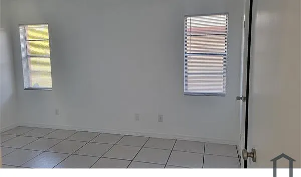 2 bed, 900 sqft, $1,500 — Photo 3