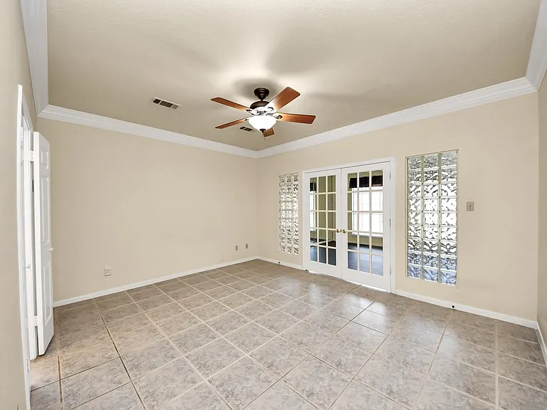 10503 Great Plains Ln — Photo 23
