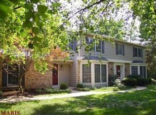 530 Webster Path Ct, Webster Groves, MO 63119