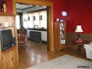 5th image of 4016 Izard St