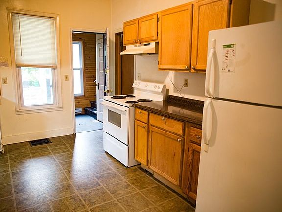 4th image of 1075 24th Ave SE #1