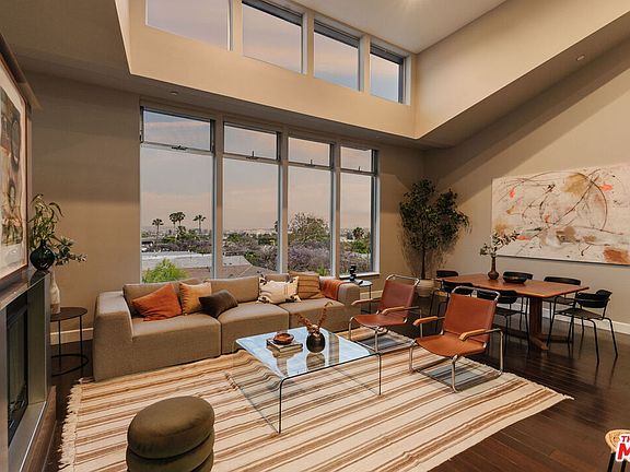 2nd image of 1250 N Harper Ave #Penthouse 421